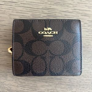 COACH Snap Wallet in Signature Canvas